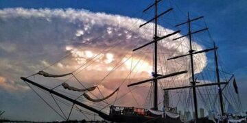 Nuvem parecida com nave alienígena de “Independence Day” assusta moradores da Colômbia