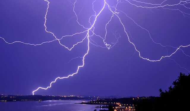 Mulher foi atingida por raio duas vezes e sobreviveu