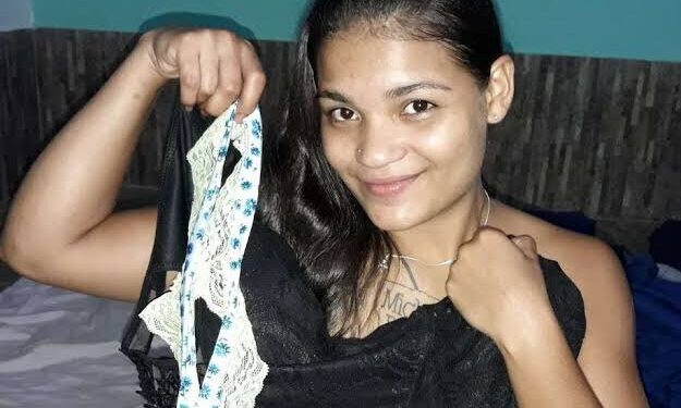 Conheça a atriz pornô amadora brasileira Ester Tigresa