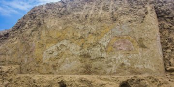 Mural de 3,2 mil anos é descoberto no Peru