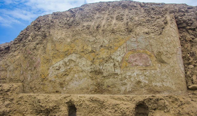 Mural de 3,2 mil anos é descoberto no Peru